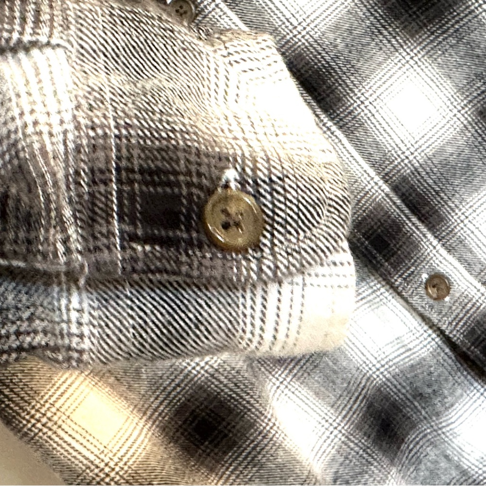 Boy’s Gap Long Sleeve Plaid Button Down Shirt Size 10 Large Ivory Gray Black - Picture 5 of 6